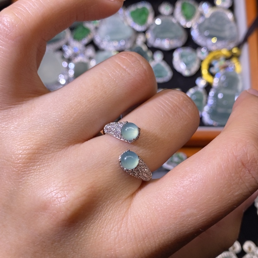 【闪购商品】翡翠颈饰未镶嵌天然