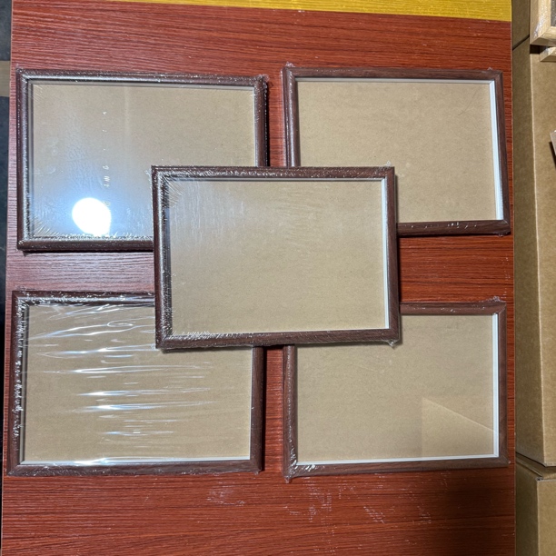 胡桃色A4相框高端品质摆台