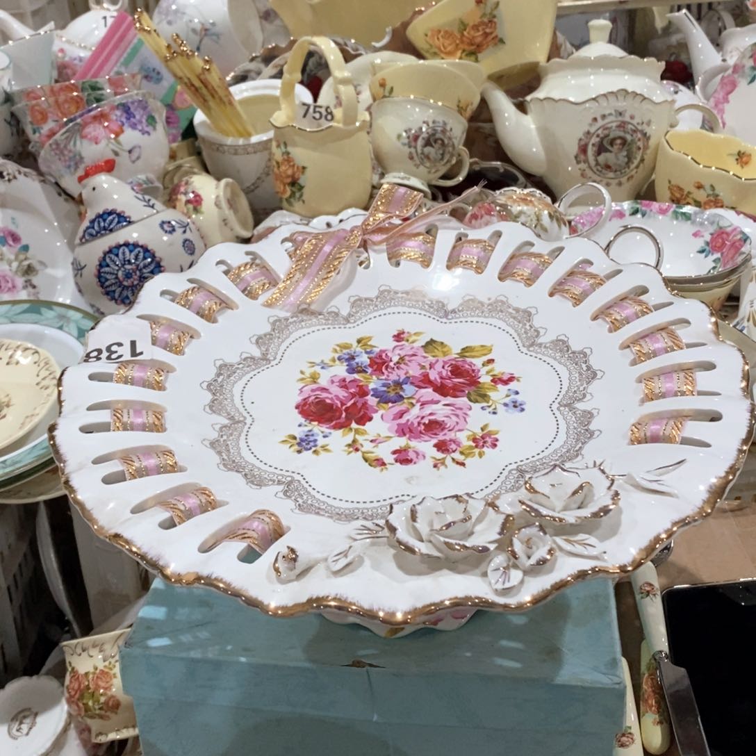 新骨瓷一个，111111111111111111带礼盒，