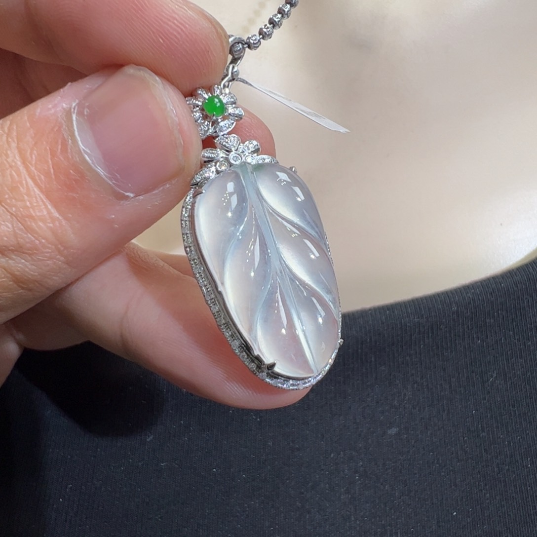 翡翠吊坠(不含链)18K金镶嵌