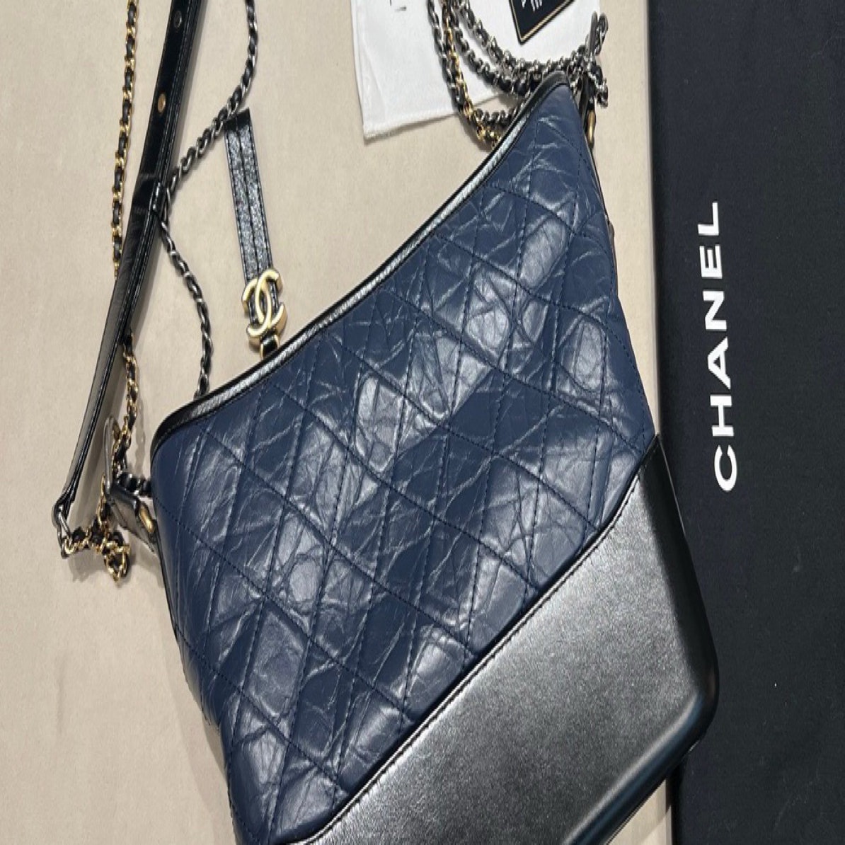 95新 Chanel/香奈儿 蓝黑拼色中号流浪包 8011