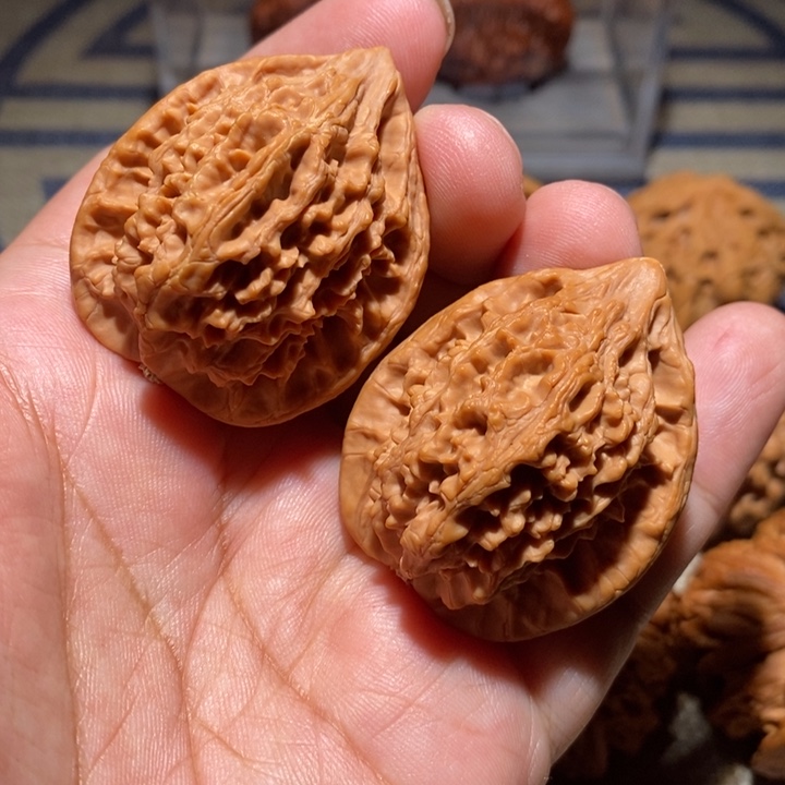 文玩核桃吊坠38*46.5十三陵鸡心