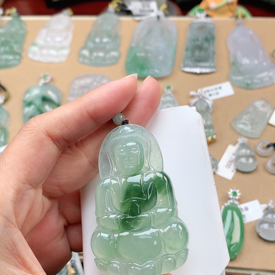 翡翠颈饰未镶嵌鱼*观音