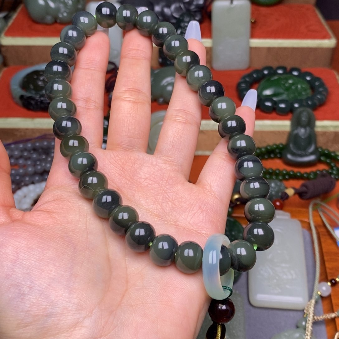 和田玉颈饰未镶嵌