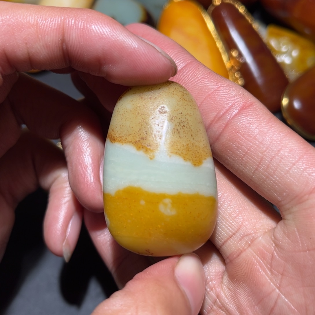 和田玉未镶嵌珠宝奇石