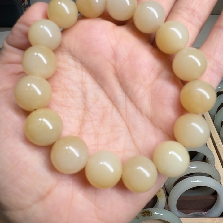 和田玉（糖玉）未镶嵌手镯