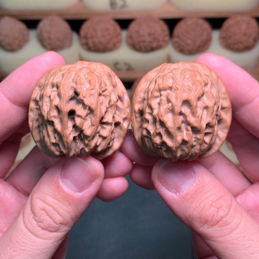 *****文玩核桃吊坠40原桩太行雪狮全品