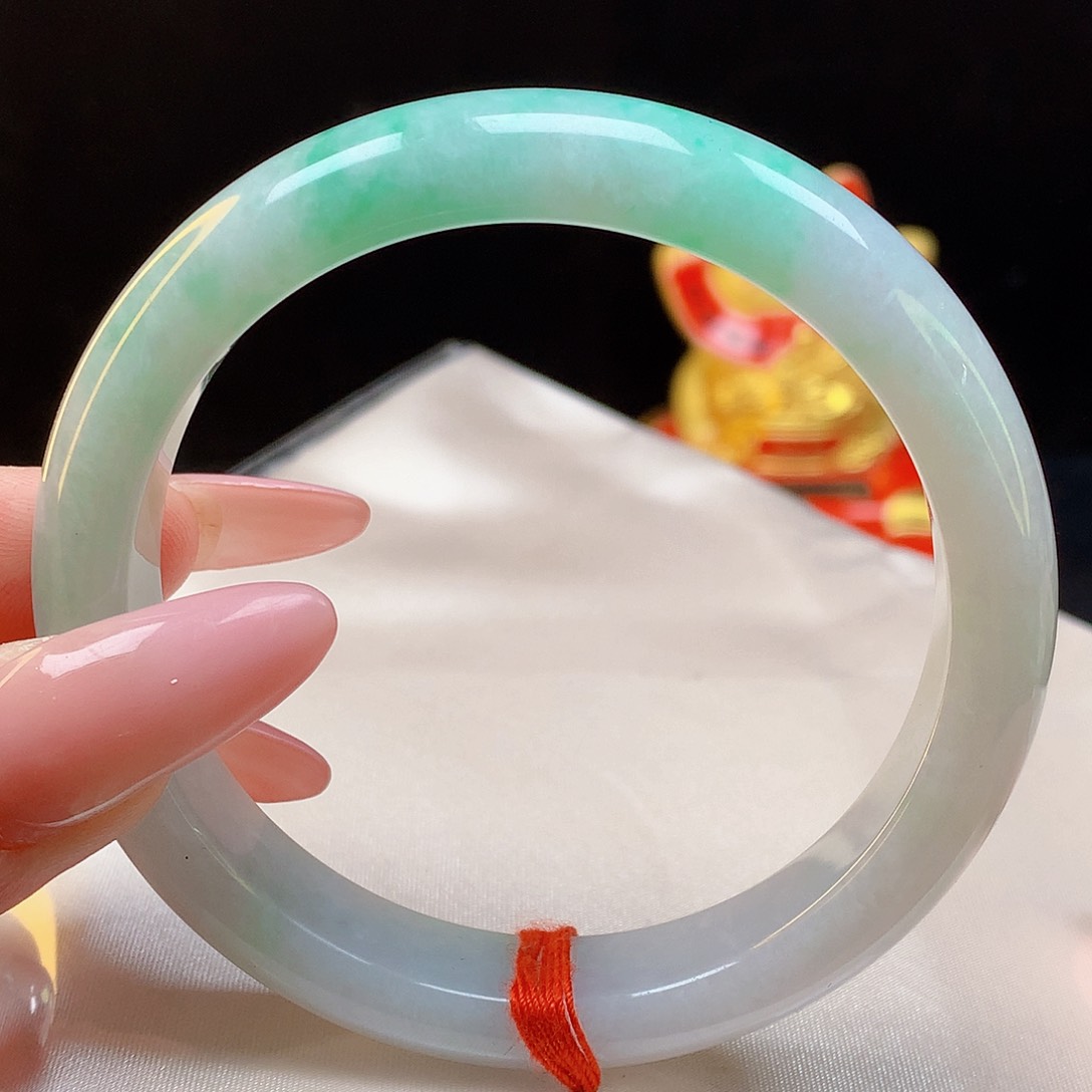 翡翠手镯未镶嵌天然翡翠5124