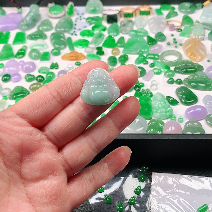 翡翠颈饰未镶嵌翡翠