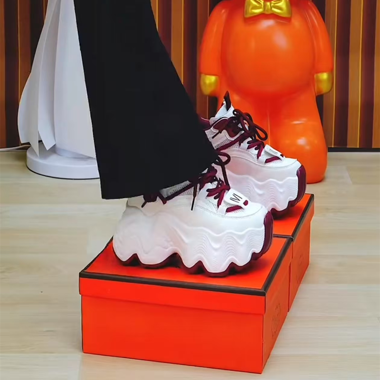 2025春季厚底白色老爹鞋女单鞋系带网面轻便松糕底松糕运动鞋