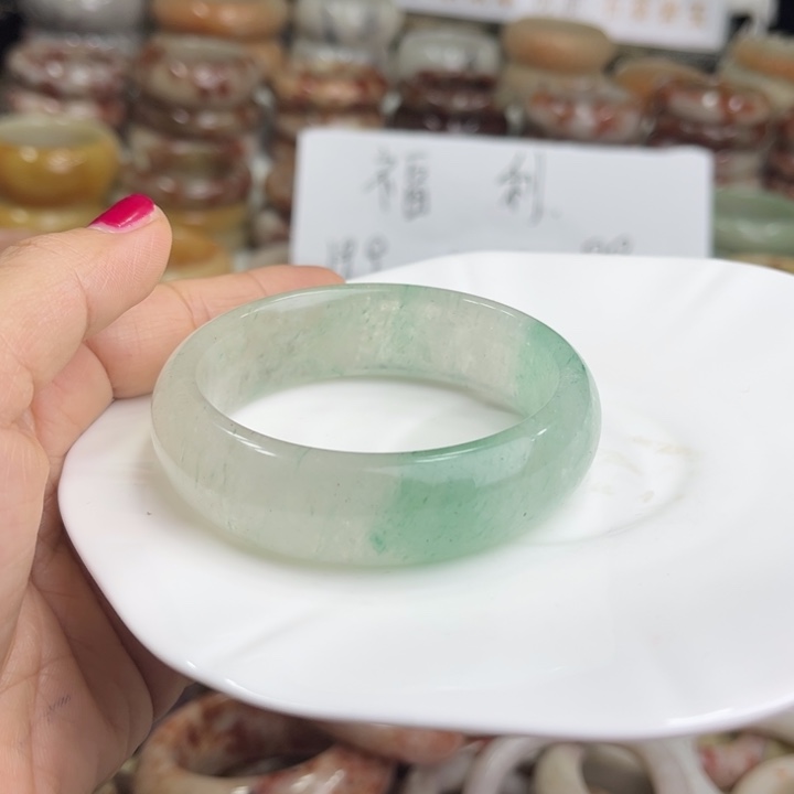 石英质玉56.未镶嵌月*