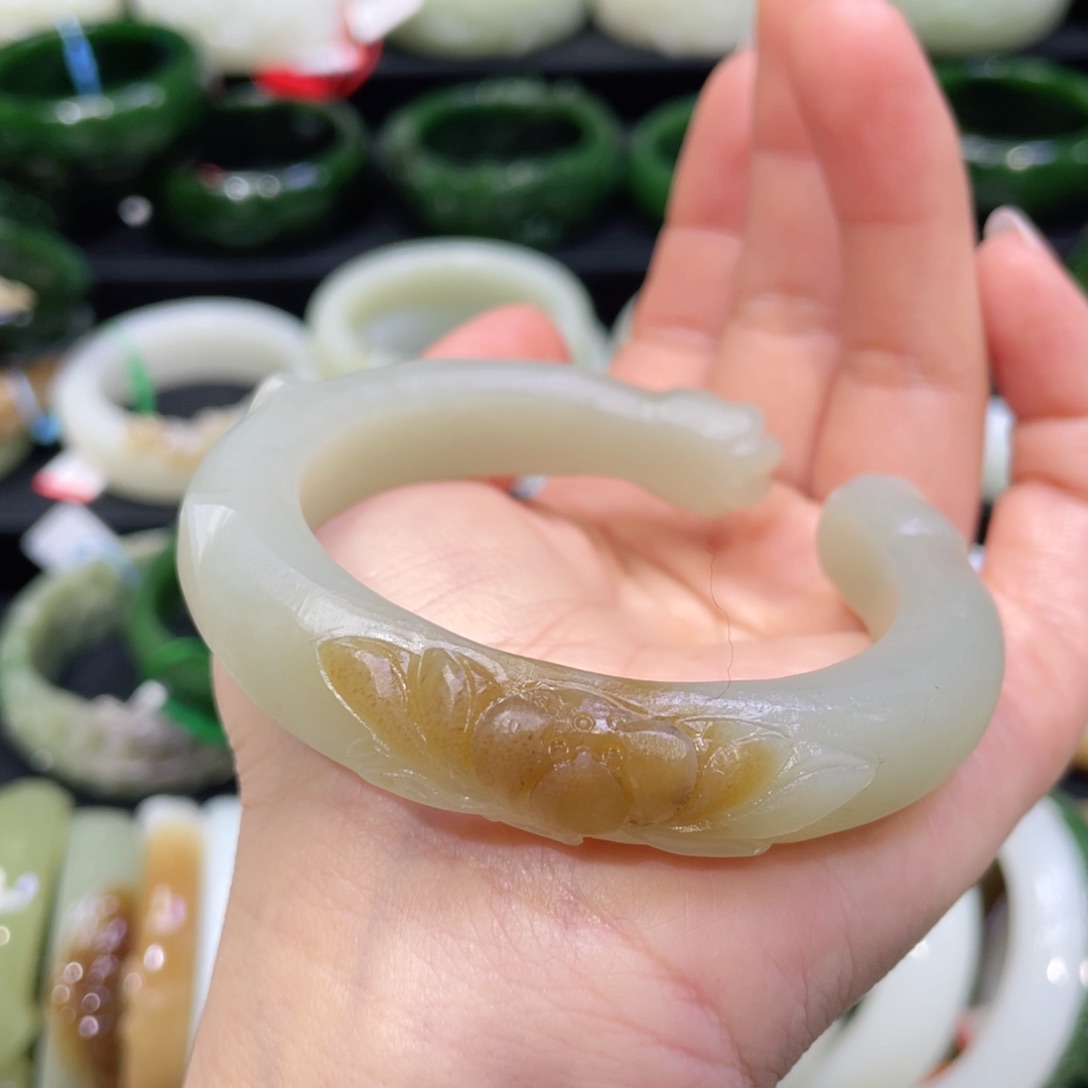 未镶嵌手镯和田玉54