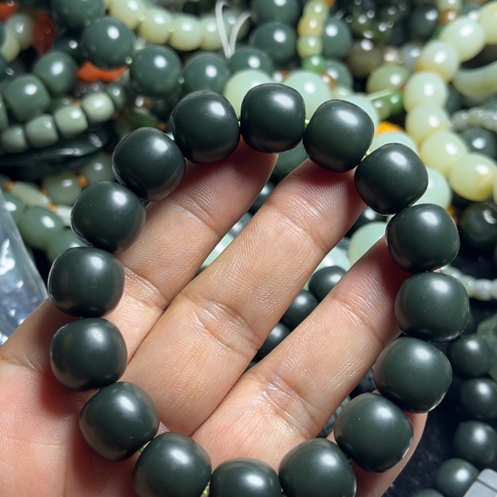 和田玉手串未镶嵌人****区14老行