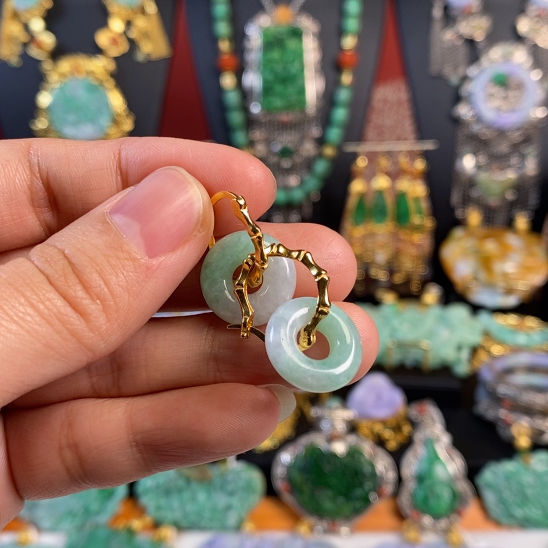 翡翠耳饰未镶嵌荒****z