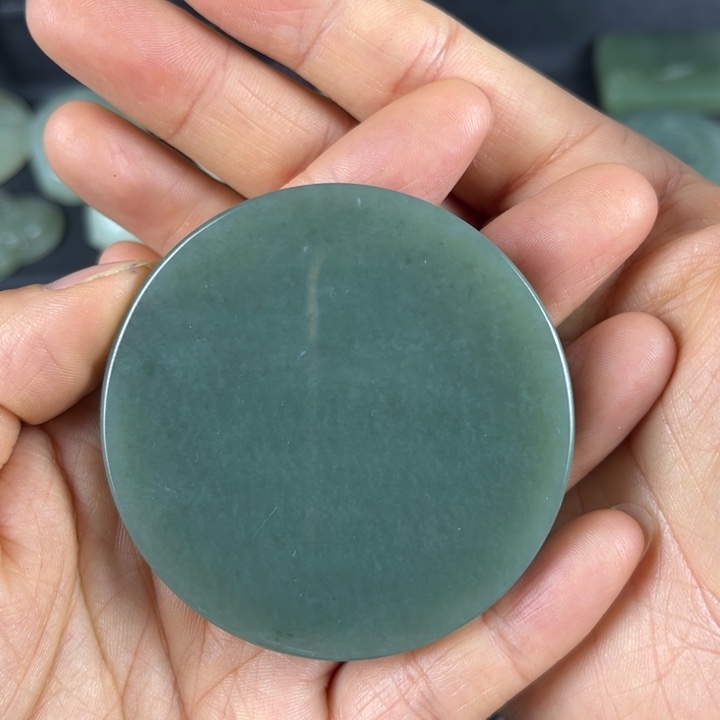 和田玉未镶嵌珠宝半成品