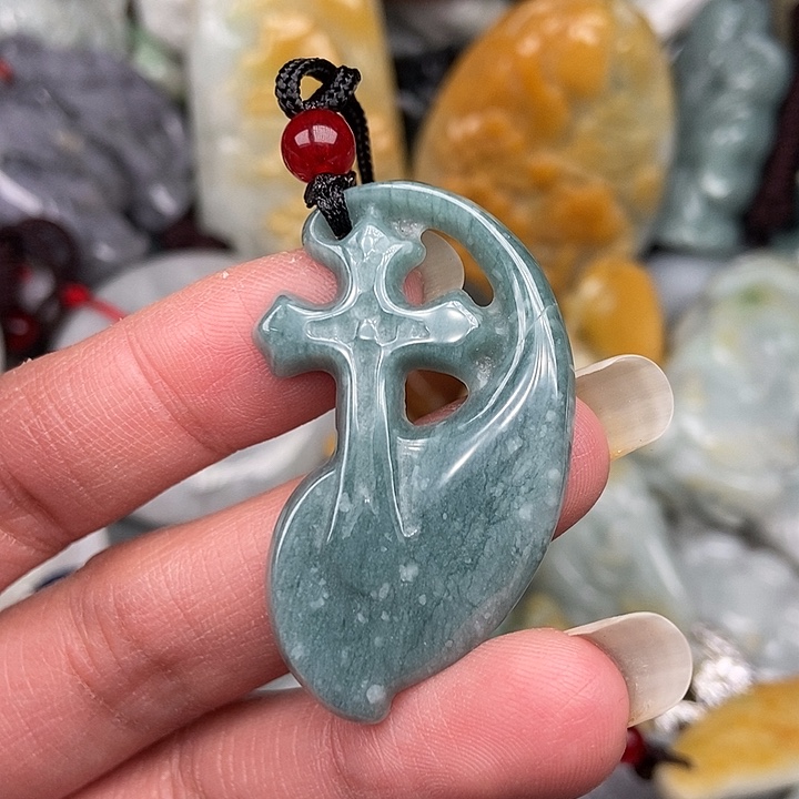 颈饰未镶嵌翡翠翡翠