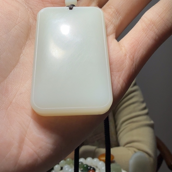 和田玉未镶嵌车挂