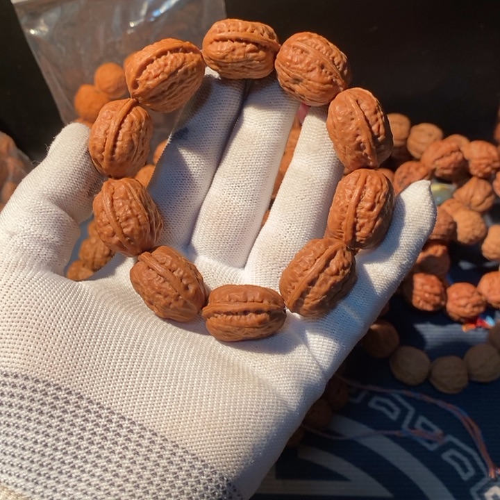 文玩核桃手串……69