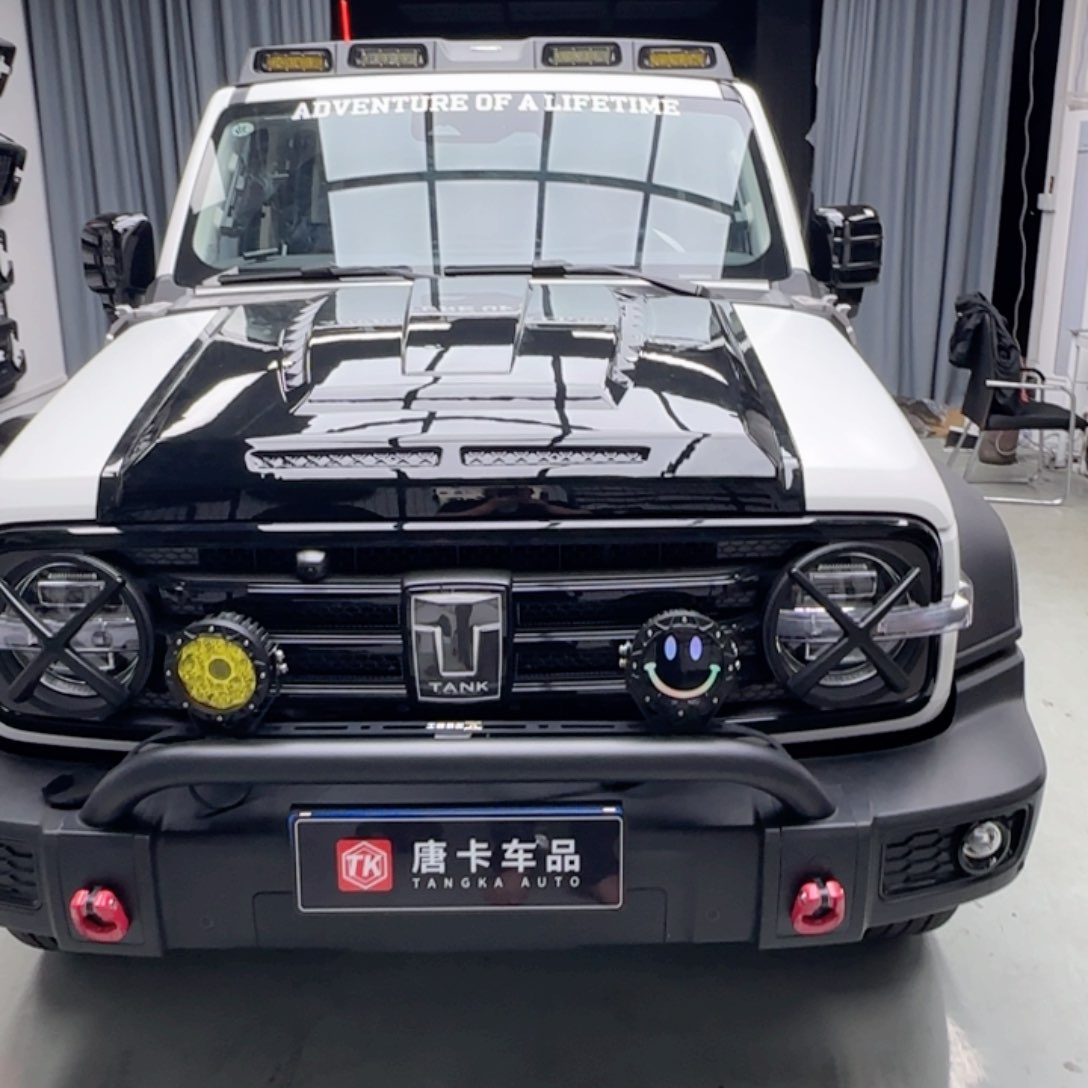 山**势坦克300帕克机盖