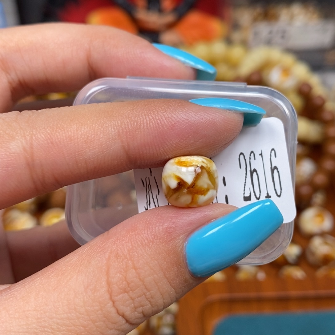 蜜蜡未镶嵌珠宝奇石2616