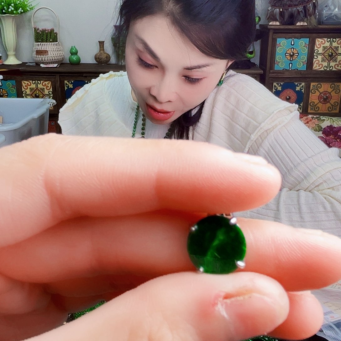 颈饰银S925镶嵌翡翠多样性