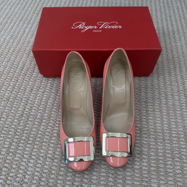 99新 AMIPARIS Roger vivier 方扣高跟鞋 37码