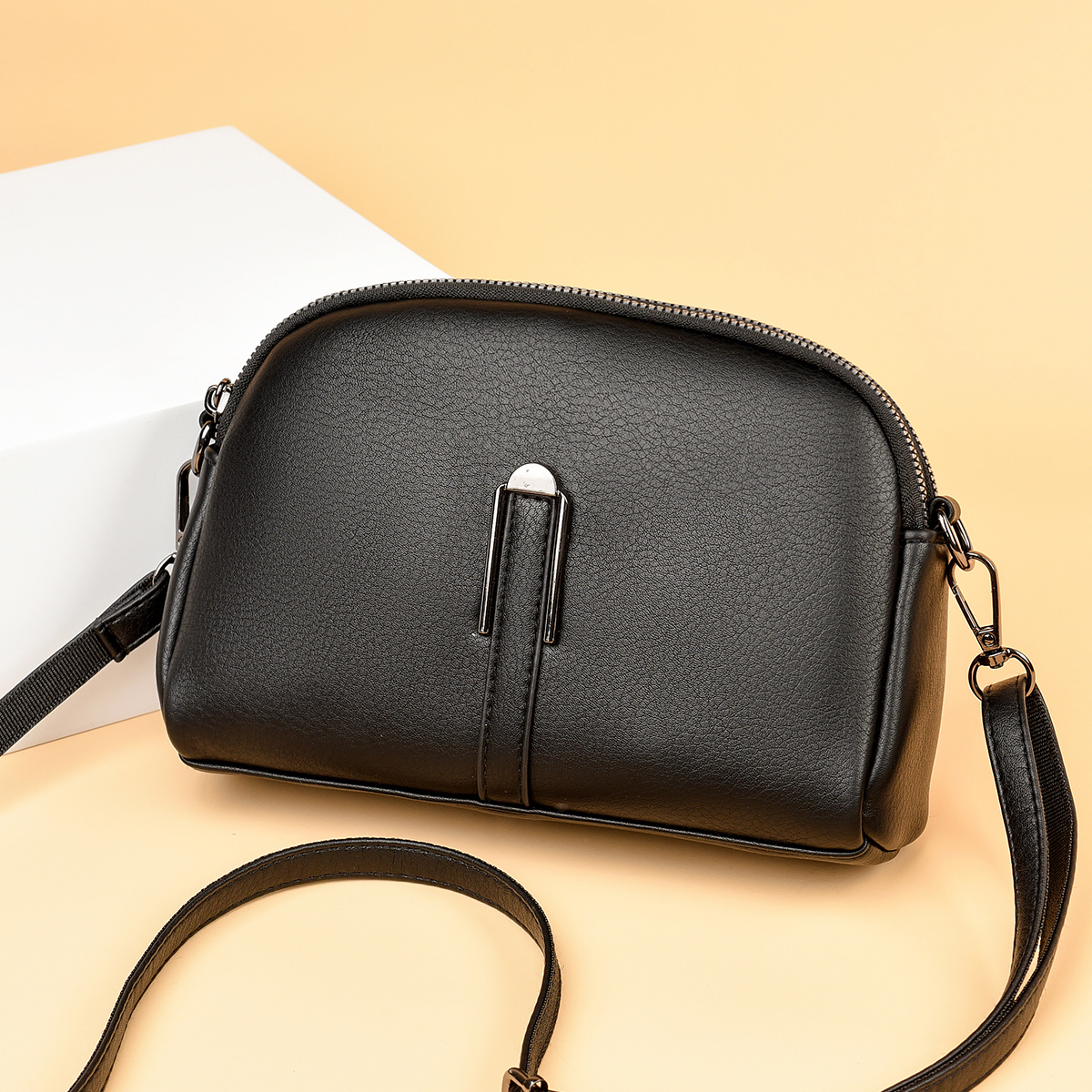 简约百搭单肩斜挎包904 黑色 长22高15