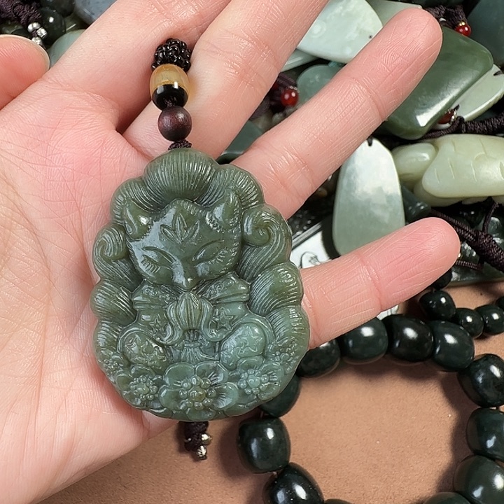 和田玉颈饰未镶嵌