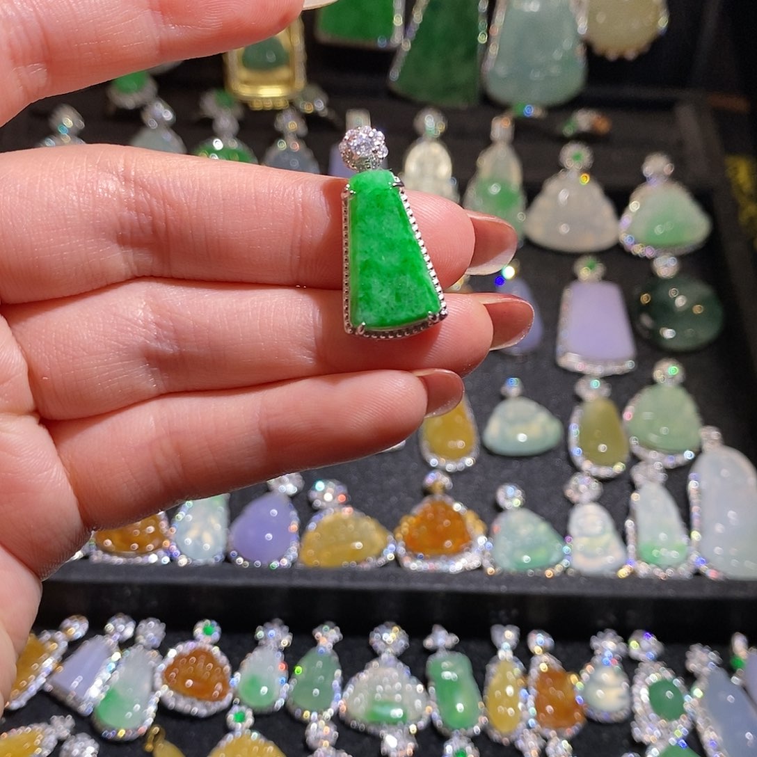 颈饰银S925镶嵌翡翠天然翡翠