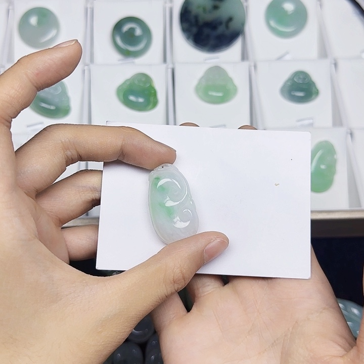 翡翠未镶嵌颈饰翡翠