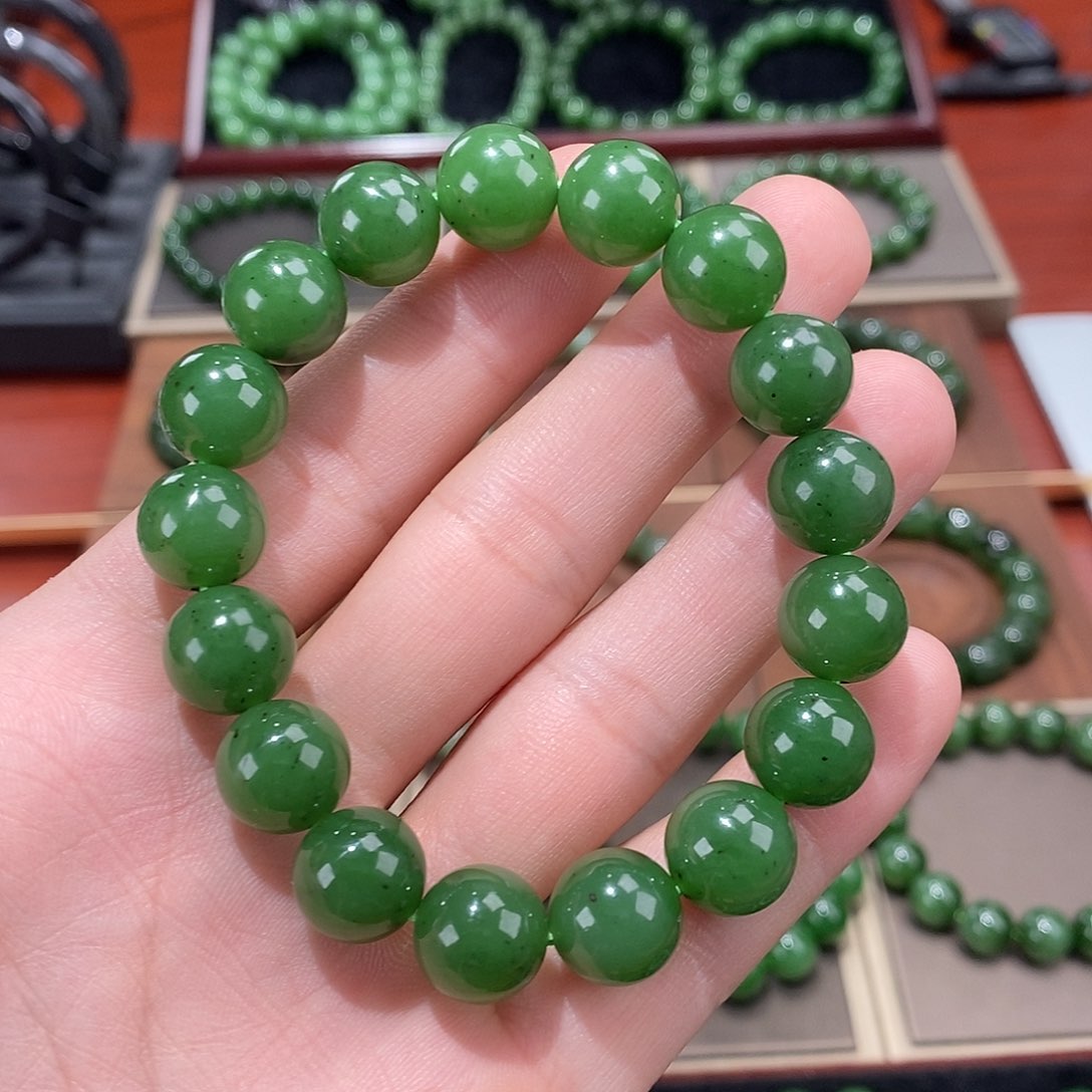 手串未镶嵌和田玉（碧玉）辣绿手串1号