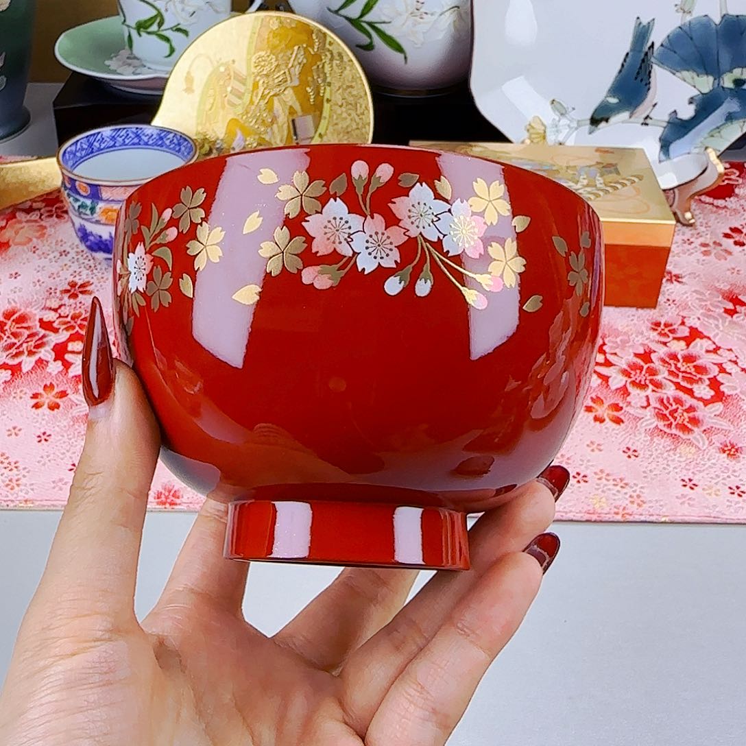 他家茶具瓷器真美！