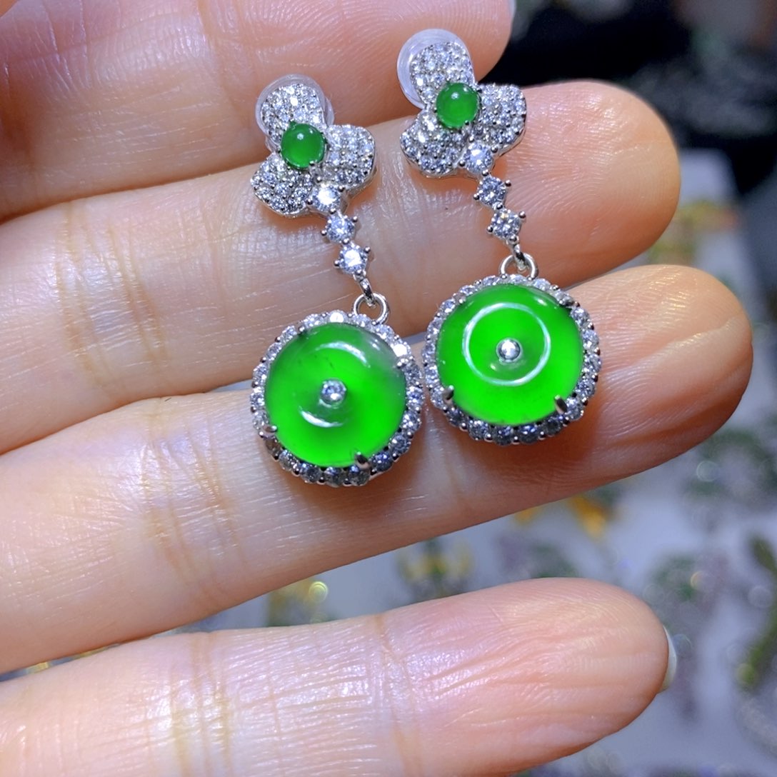 翡翠颈饰银S925镶嵌天然翡翠