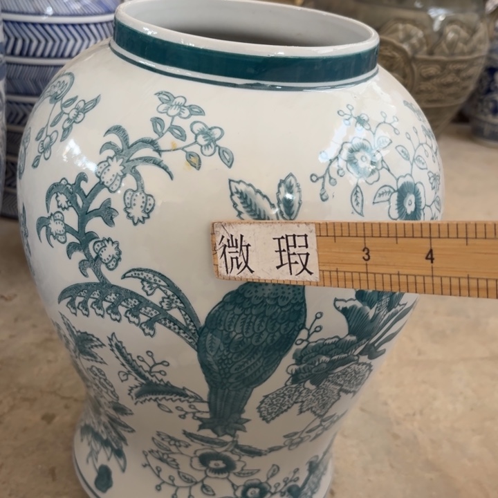 微瑕青花瓷器值得购买