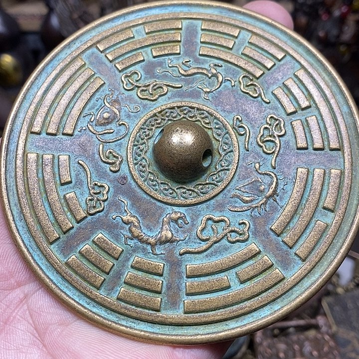 阿***燕小杨推荐铜物件一个