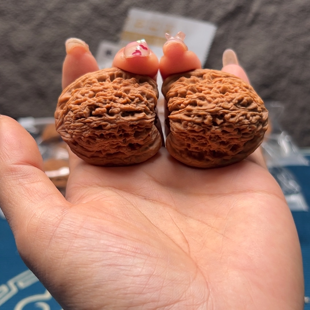 ****哒文玩核桃把件南疆38微色差