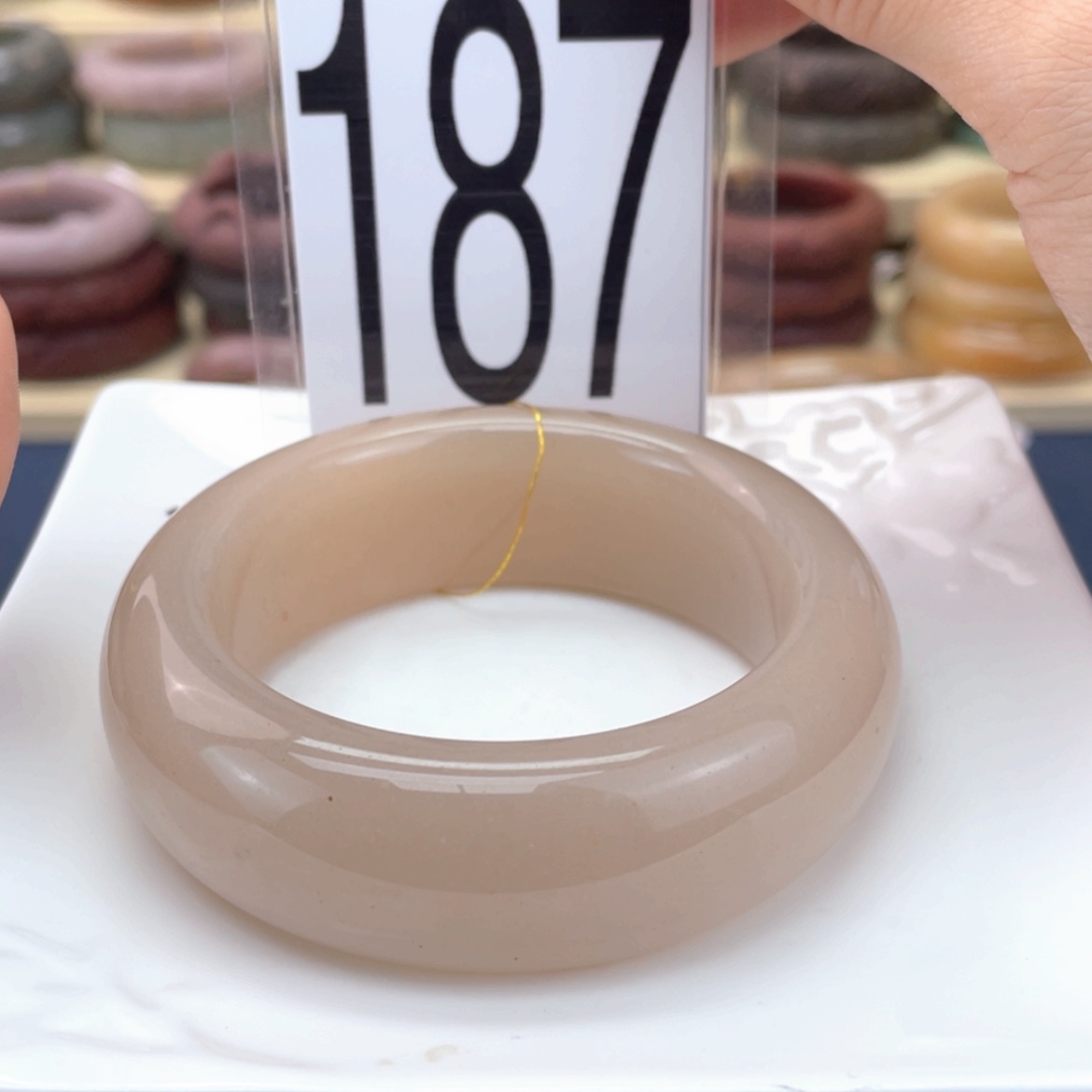 【闪购商品】石英质玉手镯未镶嵌