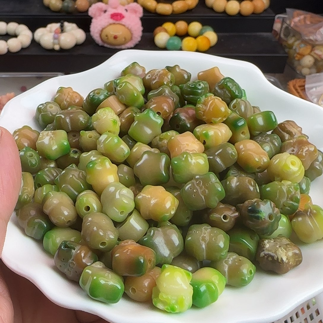 菩提根/象牙果吊坠微瑕疵麻子绿野仙踪雕刻件40颗混