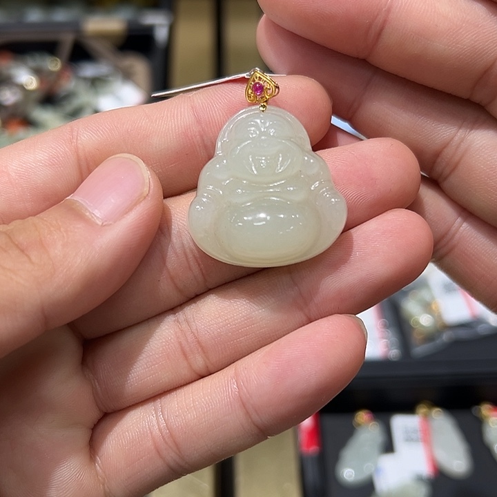 和田玉18K金镶嵌颈饰