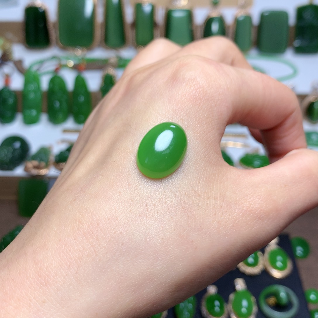 和田玉（碧玉）裸面未镶嵌大****，