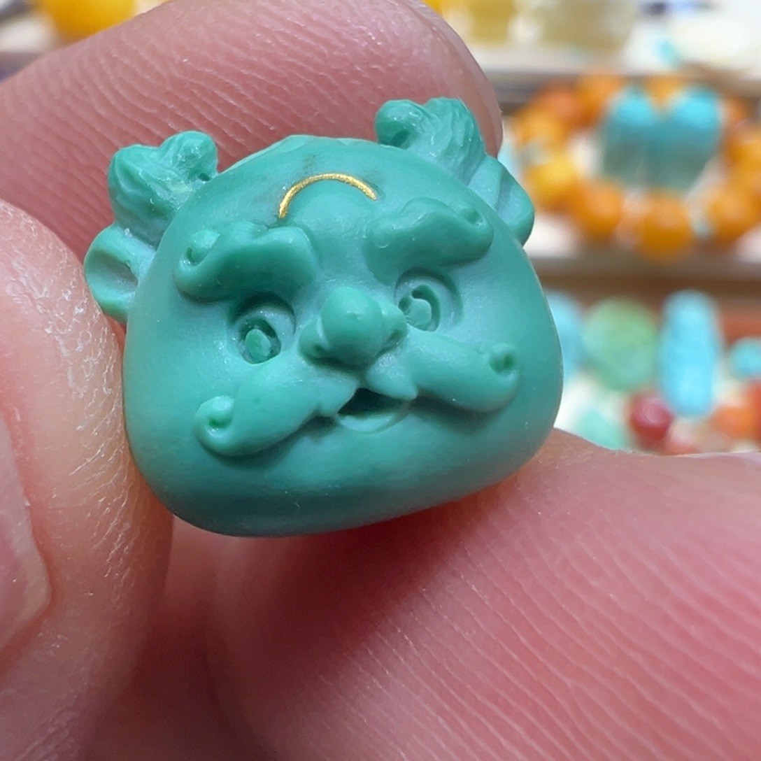 绿松石未镶嵌颈饰