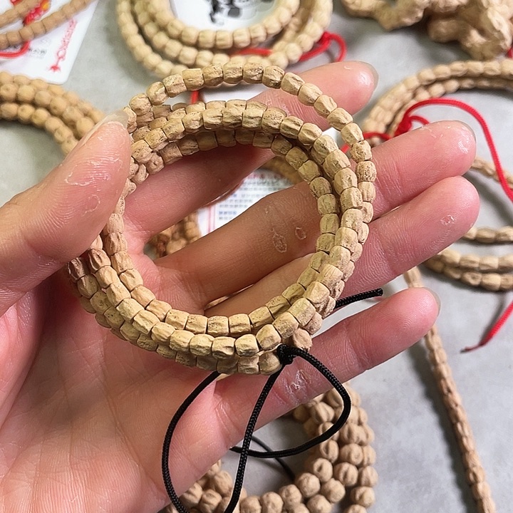 柏香籽/百香籽吊坠e****.