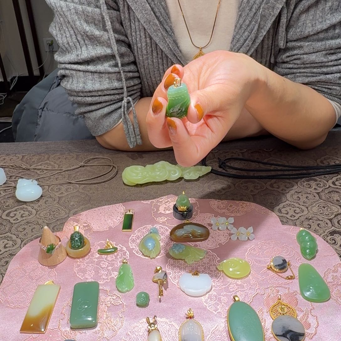 吊坠(不含链)18K金镶嵌和田玉