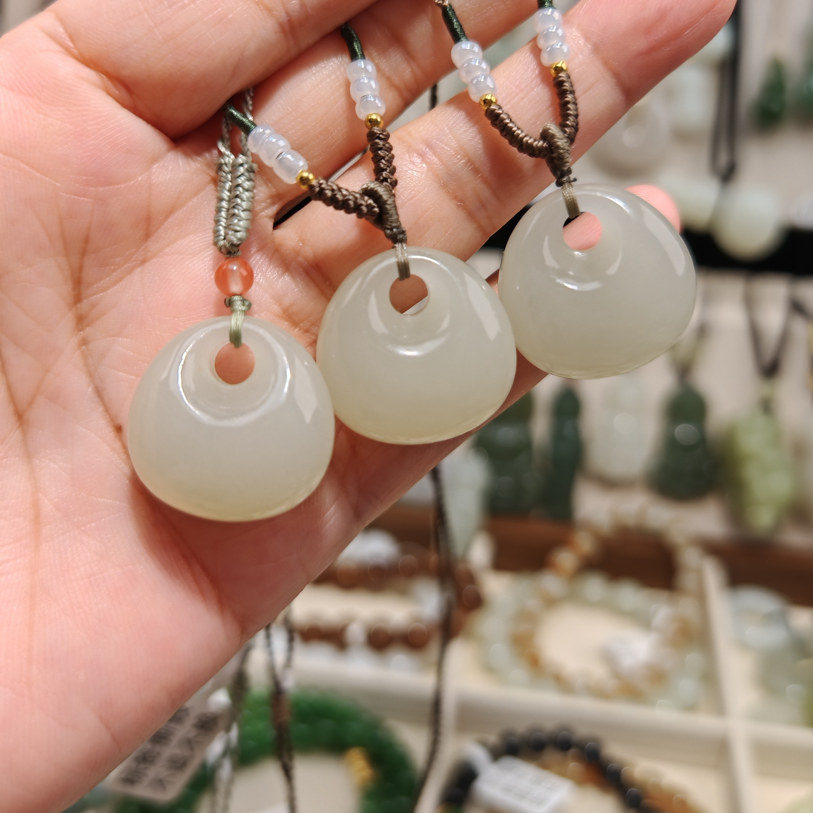 天然和田玉福包锁包锁住福气多样性发其一