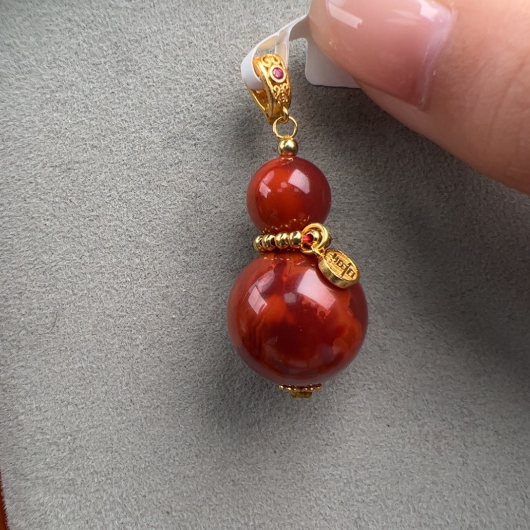 南红玛瑙银S925镶嵌（万能扣牛血葫芦吊坠16+）