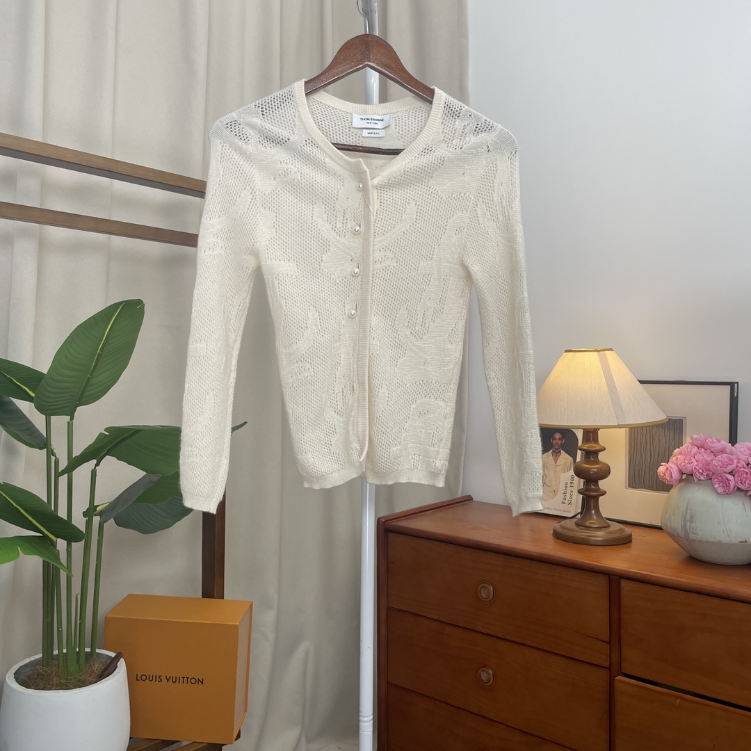 99新 THOMBROWNE 青奢荟/l码气质百搭春秋时尚镂空米白开衫/42358