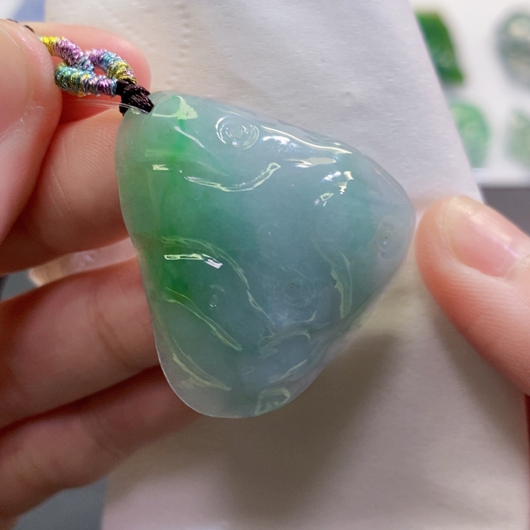 【闪购商品】翡翠吊坠(不含链)未镶嵌9733