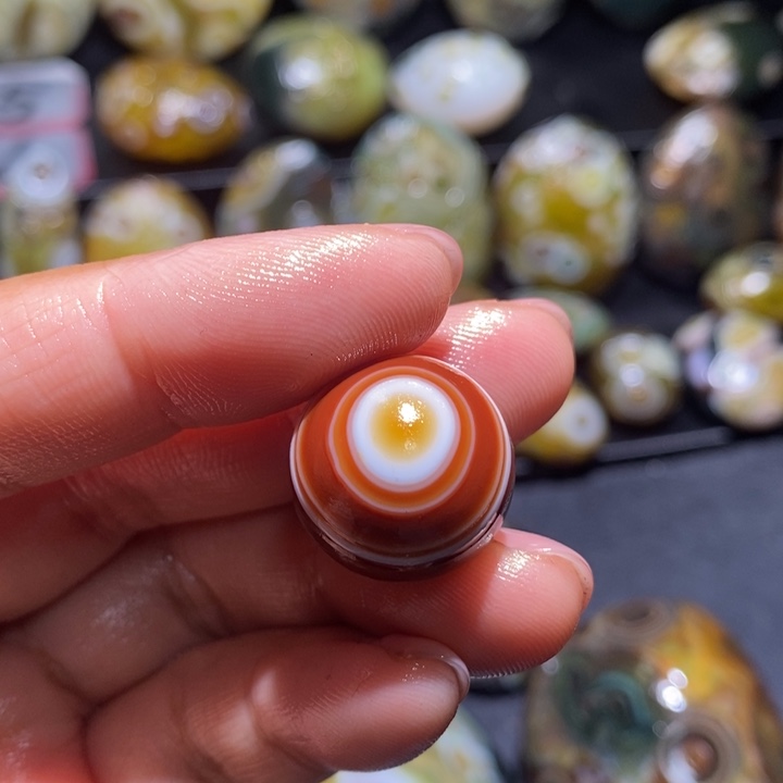 悦***^玛瑙/玉髓未镶嵌珠宝奇石