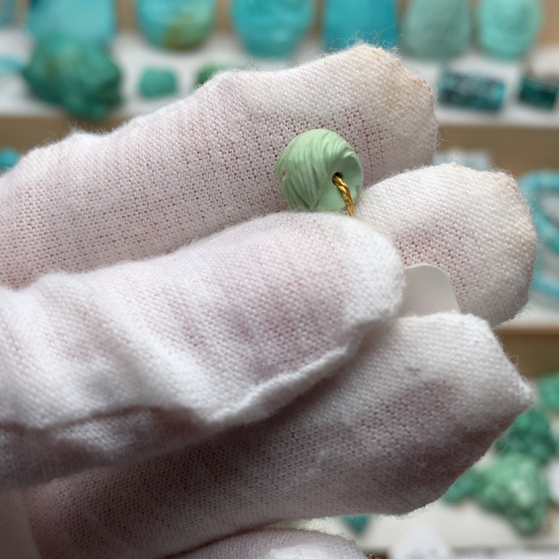 绿松石未镶嵌珠宝奇石菜籽黄羽毛扣10*6.7mm