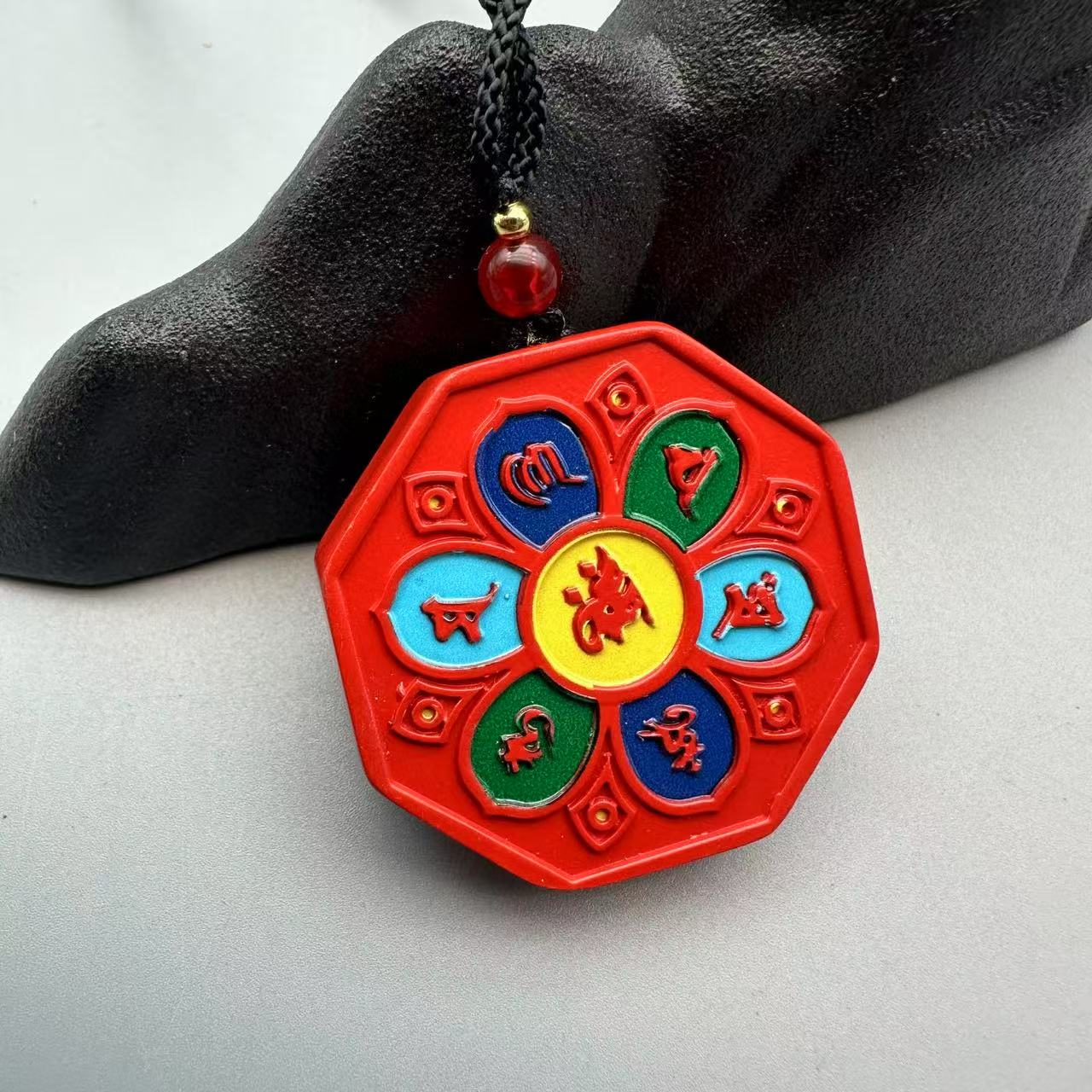 含辰砂工艺品HD260-红色彩绘雕刻六字真言吊坠